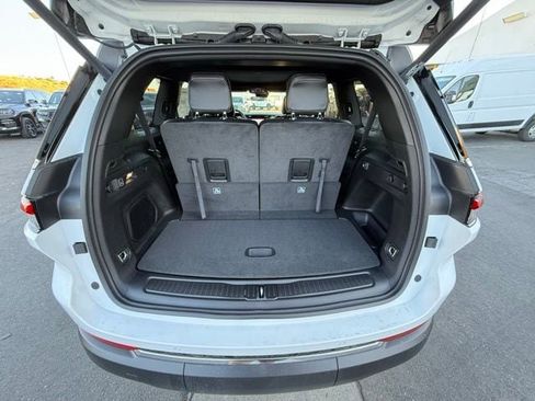 New 2025 Jeep Grand Cherokee L Limited w/ Trailer Tow Package image 22