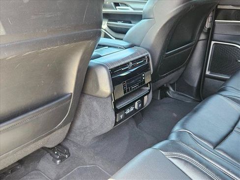Used 2024 Jeep Wagoneer Series II w/ Flexible Seating Group RWD image 12