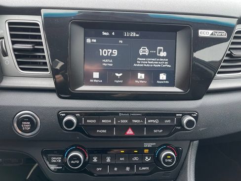 Used 2019 Kia Niro LX FWD image 9