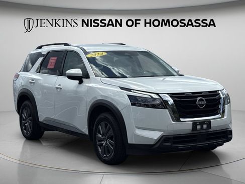 Certified 2024 Nissan Pathfinder SV FWD image 1