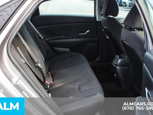 Used 2024 Hyundai Elantra SEL FWD image 18