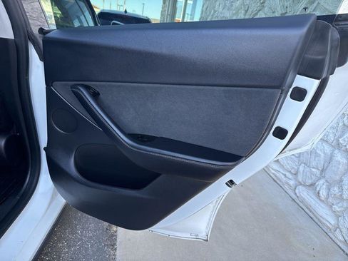 Used 2020 Tesla Model Y Long Range AWD/4WD image 29