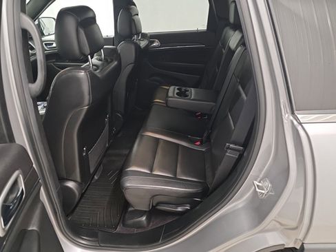 Used 2018 Jeep Grand Cherokee Limited image 11