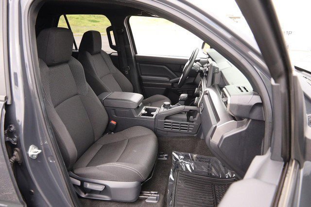 Used 2025 Toyota 4Runner SR5 AWD/4WD image 27