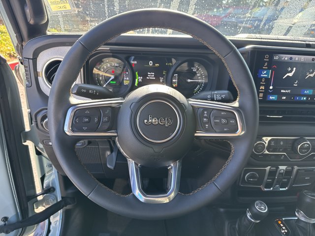 Used 2024 Jeep Wrangler Unlimited Sahara AWD/4WD image 26