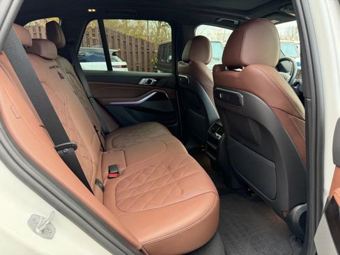 Used 2025 BMW X5 xDrive40i w/ Premium Package image 24