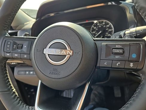 Used 2023 Nissan Pathfinder SV w/ SV Premium Package image 26