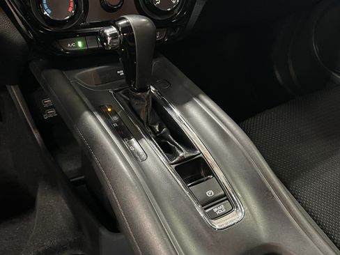 Used 2020 Honda HR-V Sport image 24