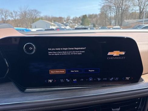 New 2026 Chevrolet Suburban High Country AWD/4WD image 15