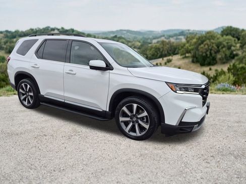 Used 2024 Honda Pilot Elite image 1