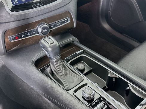 Used 2019 Volvo XC90 T6 Momentum image 17