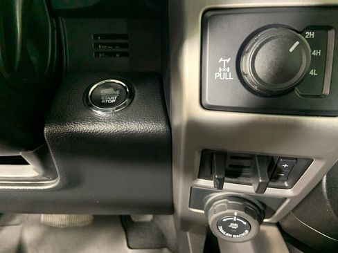 Used 2021 Ford F350 Platinum w/ FX4 Off-Road Package image 27