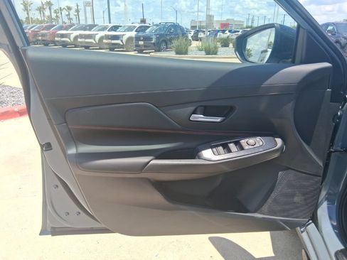 New 2026 Nissan Sentra SR w/ Floor Mat Package FWD image 21