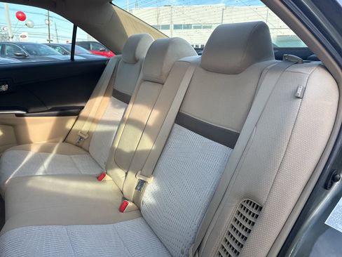 Used 2012 Toyota Camry LE image 12