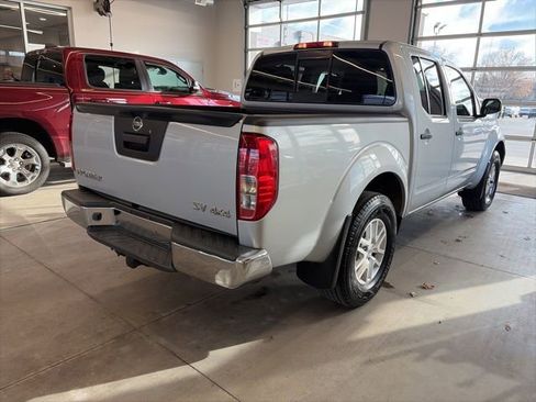 Used 2019 Nissan Frontier SV image 4