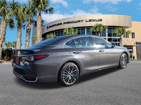 Certified 2025 Lexus ES 300h w/ Premium Package image 4