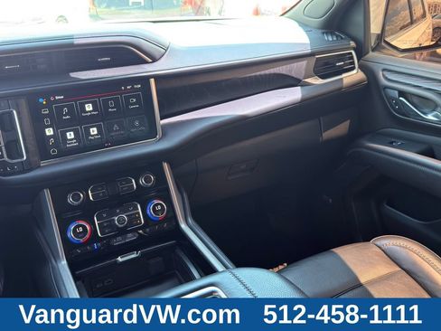 Used 2022 GMC Yukon XL Denali AWD/4WD image 30