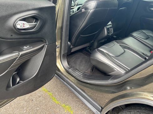 Used 2014 Jeep Cherokee Limited FWD image 18