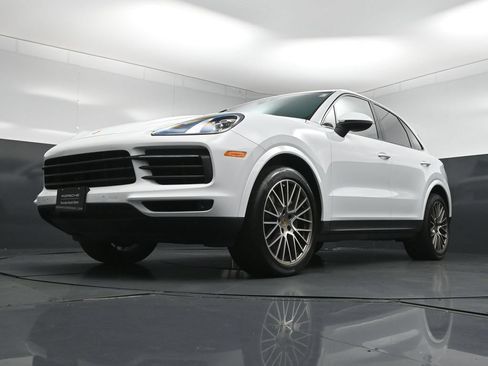Certified 2022 Porsche Cayenne S Platinum AWD/4WD image 22