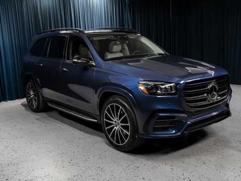 Certified 2026 Mercedes-Benz GLS 450 4MATIC image 3