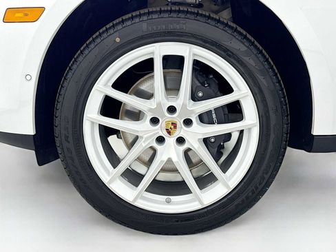 New 2026 Porsche Macan image 33