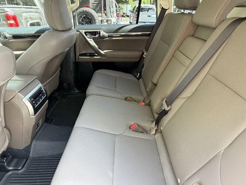 Certified 2023 Lexus GX 460 Premium w/ Premium Package AWD/4WD image 31