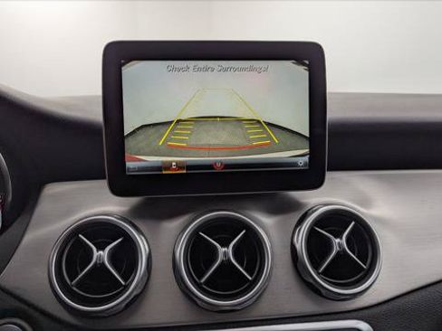 Used 2018 Mercedes-Benz GLA 250 4MATIC image 28