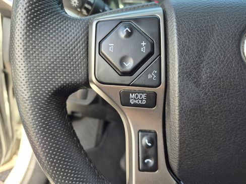 Used 2021 Toyota Tacoma SR5 AWD/4WD image 25
