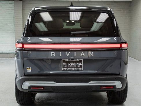 Used 2023 Rivian R1S Adventure image 32