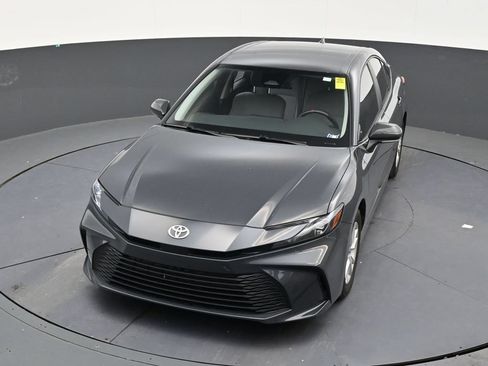 Used 2025 Toyota Camry LE FWD image 18