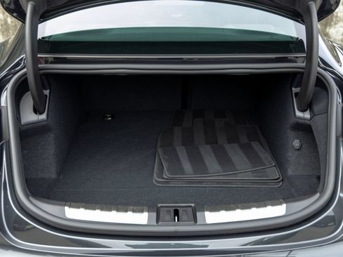 Certified 2025 Porsche Taycan RWD image 43