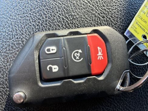 Certified 2020 Jeep Wrangler Unlimited Sport image 28