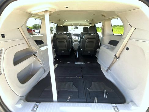 Used 2022 Chrysler Pacifica Touring-L FWD image 24