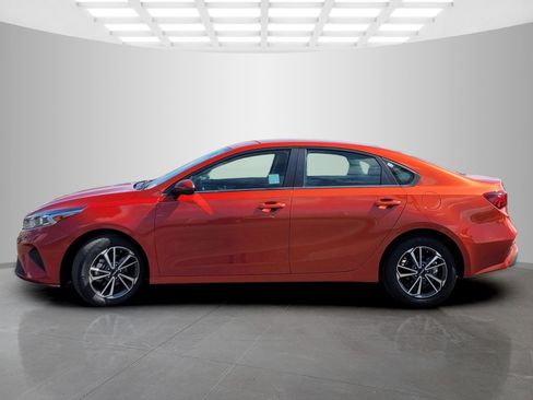 Used 2023 Kia Forte LXS image 7