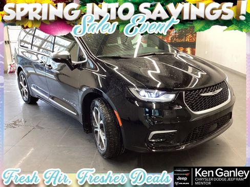 New 2026 Chrysler Pacifica Pinnacle w/ Trailer Tow Group AWD/4WD image 1