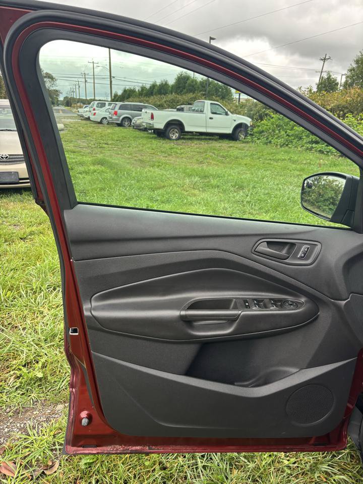 Used 2014 Ford Escape S FWD image 19