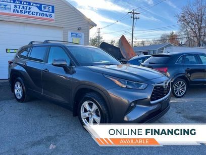 Used 2023 Toyota Highlander LE