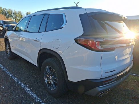 Used 2025 GMC Acadia Elevation image 4