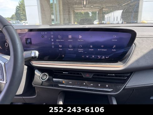 Used 2025 Buick Envision Sport Touring AWD/4WD image 11