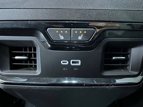 Used 2025 Chevrolet Silverado 2500 ZR2 w/ Technology Package AWD/4WD image 43