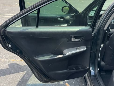 Used 2013 Toyota Camry SE FWD image 14