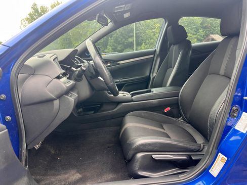 Used 2019 Honda Civic Sport image 2