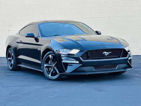 Used 2018 Ford Mustang GT RWD image 1