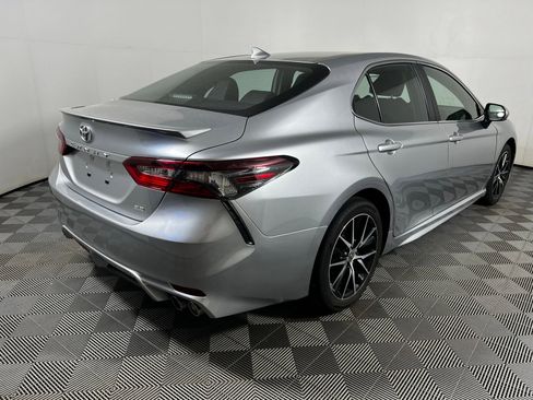 Used 2024 Toyota Camry SE FWD image 5