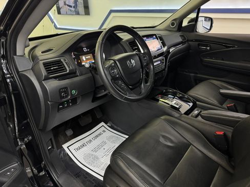 Used 2017 Honda Pilot Touring image 22