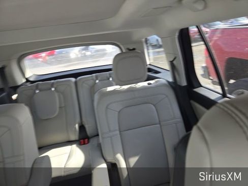 Used 2025 Lincoln Aviator Reserve w/ Equipment Group 201A image 14