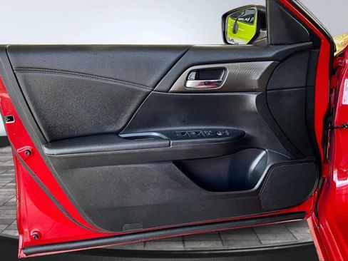 Used 2016 Honda Accord Sport image 17