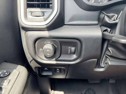 Used 2022 RAM 1500 Big Horn AWD/4WD image 18