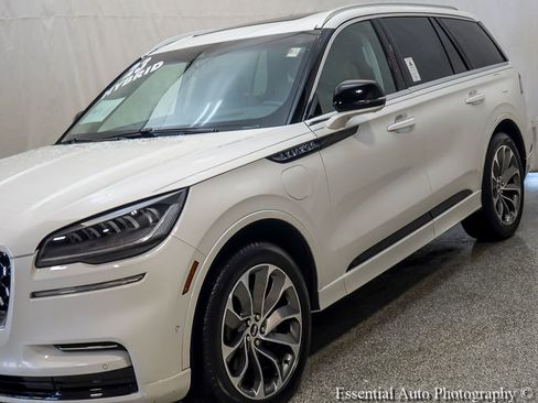 Used 2023 Lincoln Aviator Grand Touring w/ Equipment Group 301A AWD/4WD image 5