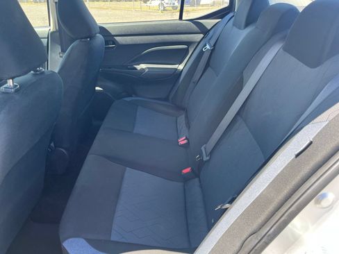 Used 2025 Nissan Versa SV FWD image 21